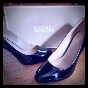 MICHAEL Michael Kors classic pumps.